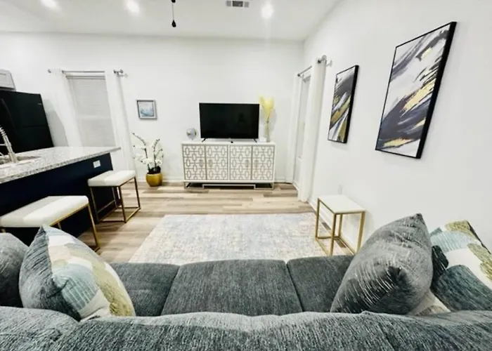 Modern City Nola Apartment Near Super Dome With Parking