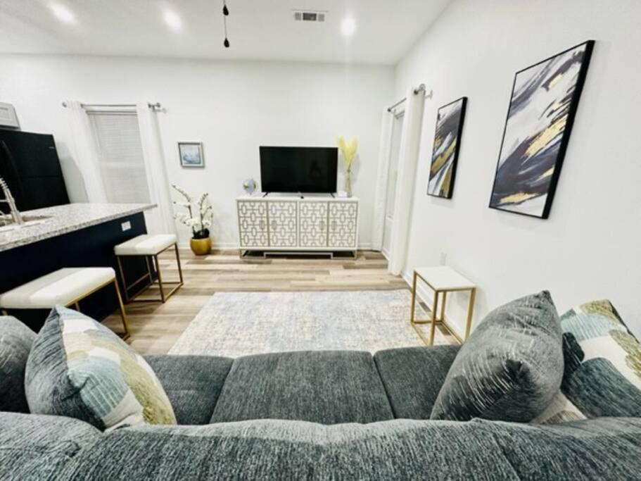 Modern City Nola Near Super Dome With Parking Apartment New Orleans